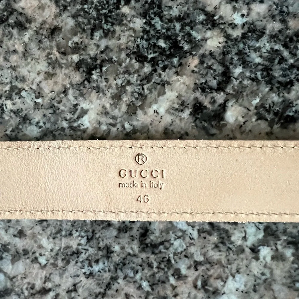 Gucci Bold Letter Leather Belt